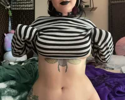 would you grab me by my hips or tits first?