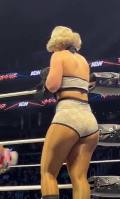 Toni Storm 