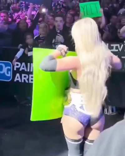Fan Footage - Liv &amp;amp; Raquel