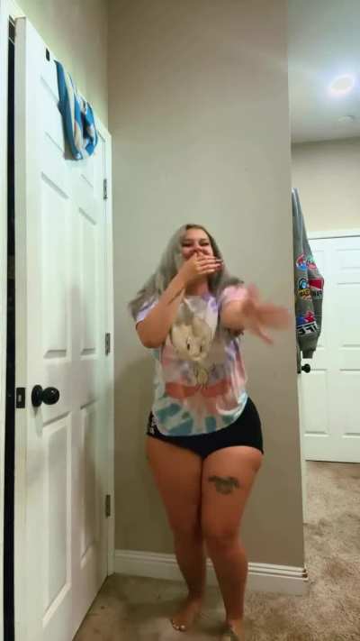 I really starting to have a thing for white women with a black woman&rsquo;s shape 😍