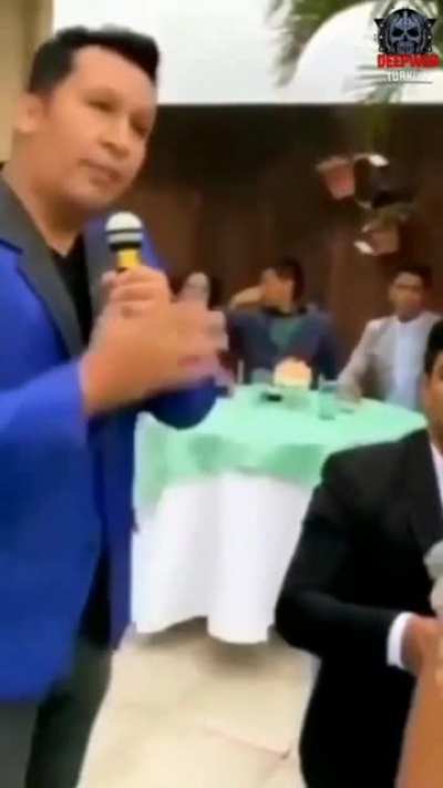 D&uuml;ğ&uuml;nde rezillik
