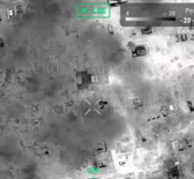 Russian drone drop grenade falls directly in the middle of 3 Ukrainian soldiers