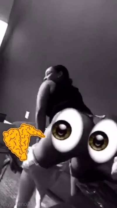 👀