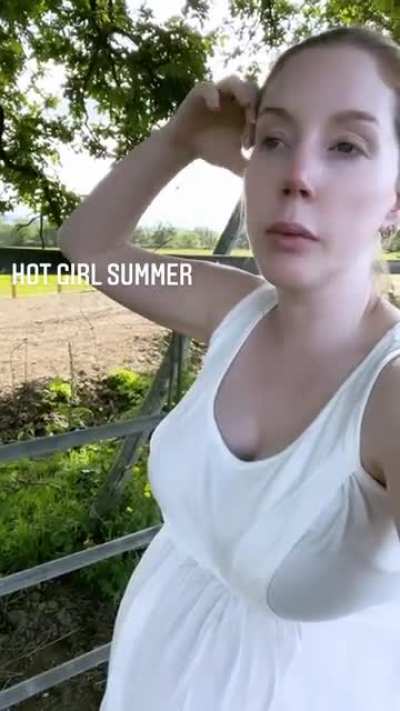 Katherine Ryan Pregnant IG Vid