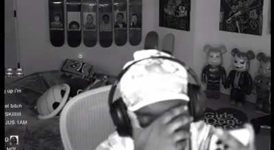 her: &ldquo;i promise we&rsquo;ll have phone sex tn at 11&rdquo; *11:30* still no phone sex😪 finna just go ghost