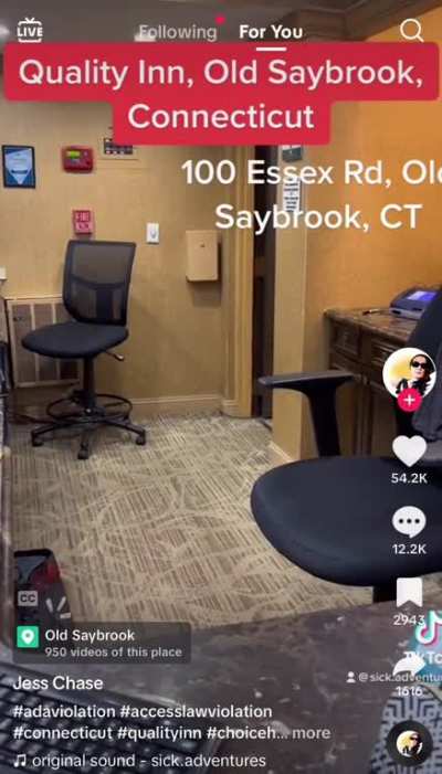 Woman goes off on hotel desk clerk because she asked to see the customer&rsquo;s service dog&rsquo;s ID