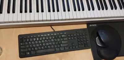 So.. I wanted to share my new diy midi keyboard tray with my friends but fucked up a bit.