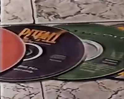 Em&iacute;lio Surita apresentando o PC IBM Aptiva no programa da Casa Centro (1996).