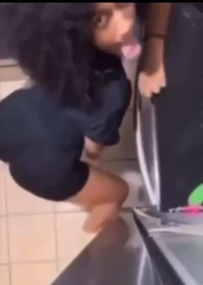 🤤