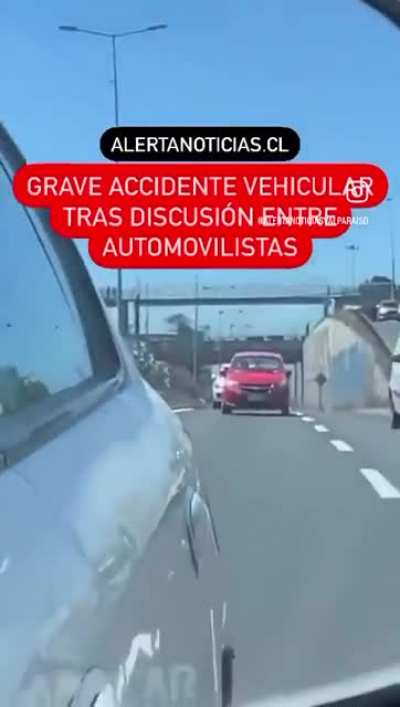 Conductor fue directo a colisionar a otro auto para sacarlo de la v&iacute;a en Vi&ntilde;a del Mar