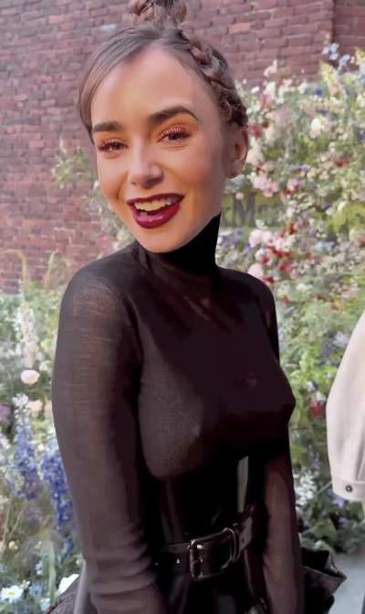 We might not have to wait much further for Lily Collins to show herself off properly &eth;&micro;&acirc;&eth;&laquo;