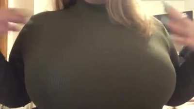Apparently this video is too sexy for the regular asmr subreddit, so here ya go. Feel free to subscribe or like. (: ASMR - Shirt Scratching (FAST &amp;amp; AGGRESSIVE)
