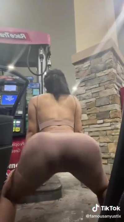 PUMP DUMP