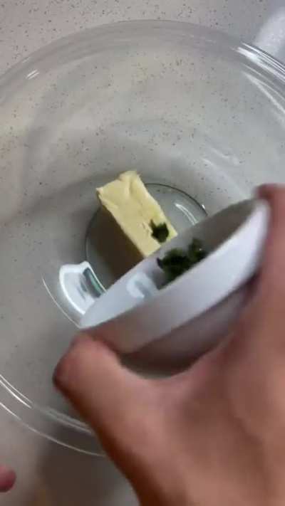 Roasted garlic bread