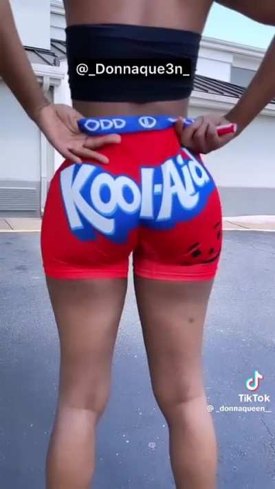 @_donnaqueen_