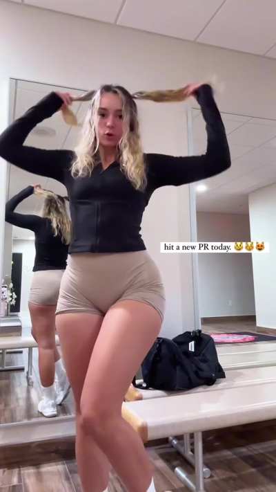"hit a new PR today. 😼😽😻"