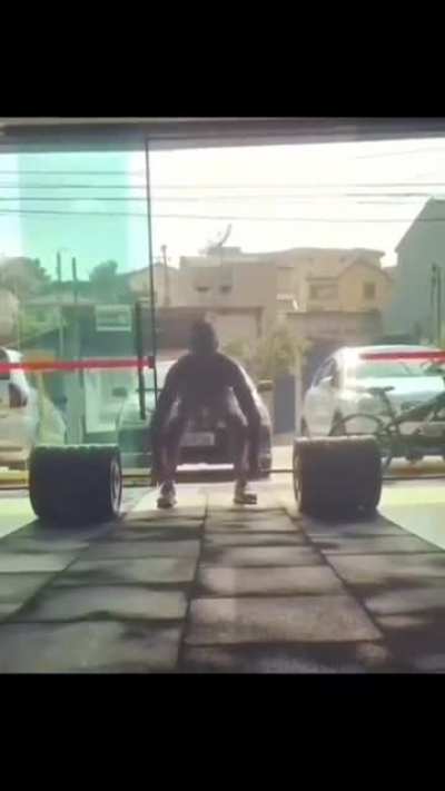 alex lifts an INSANE amount of weight!!!!!! izzy is so fucked?!?!?!