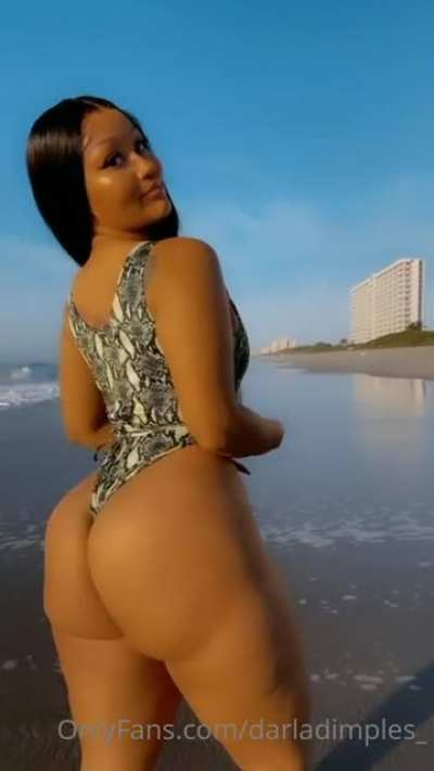 🍑😈👙