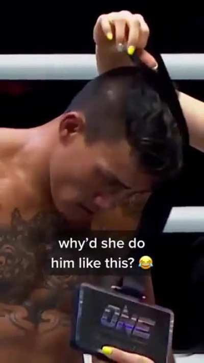 To give a medal