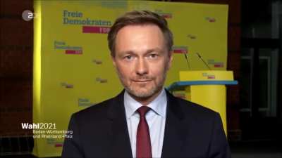 Ich : Schaue, auf Gewinne hoffend, in mein Depot - DAX Klopfaus um 08:00 Uhr :