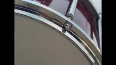 Something&rsquo;s wrong with the snares on my drum