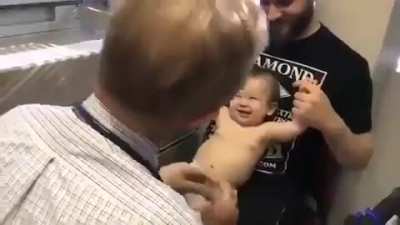 InSaNe DoCtOr StAbS iNfAnT tO DeAtH WhiLe FaThEr WaTcHes