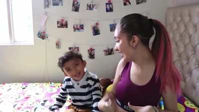 Otra vez a&ntilde;a&ntilde;in, d&eacute;jala respirar hombre