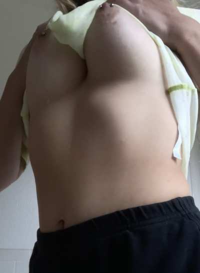 it&rsquo;s a little cold in here, can you tell? need someone to come warm me up...