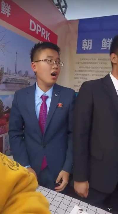 🇰🇵 DPRK international students at Wuhan University 🇨🇳 singing the national anthem 🌸