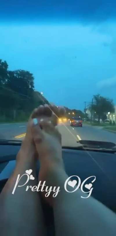 You like my toes 😇