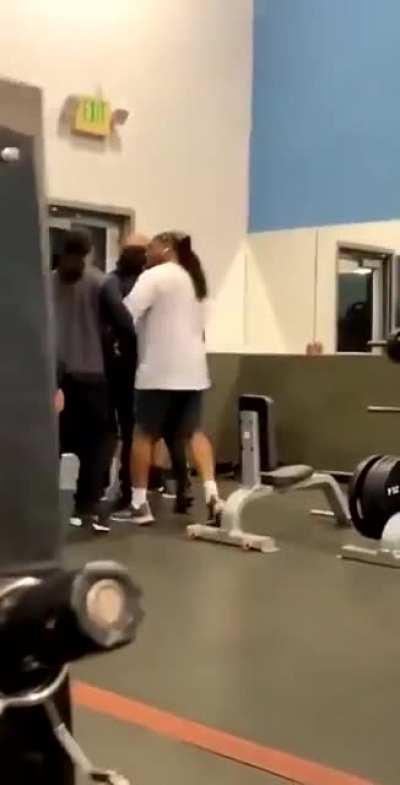 How to fight a big guy_ You don't.