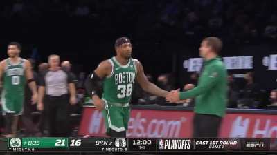 [Highlight] Marcus Smart beats the buzzer with a 3