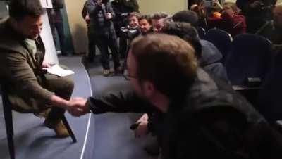 Bringing his own chair, sitting few meters from a crowd of journalists, speaking his mind with sincerity and courage, not afraid of anything: meet Ukraine's president Volodymyr Zelensky, a true leader of the free world.
