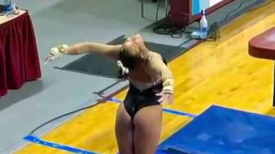Iowa&rsquo;s Kendall Laplante 💛🤍🖤