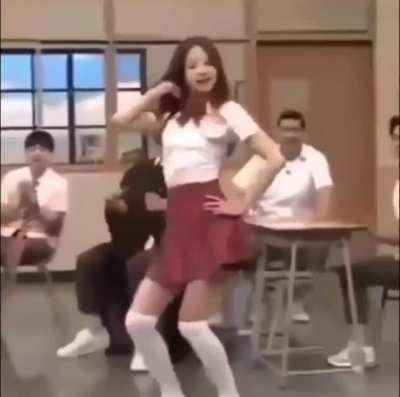 😨