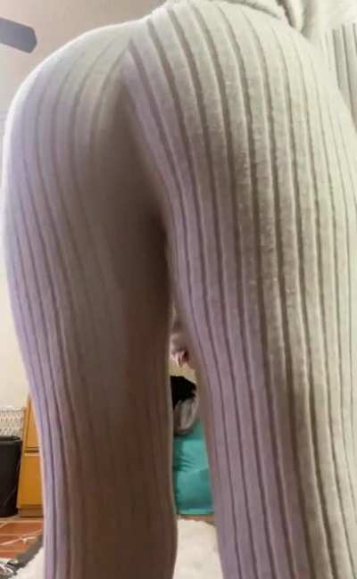 My big farting booty 💨