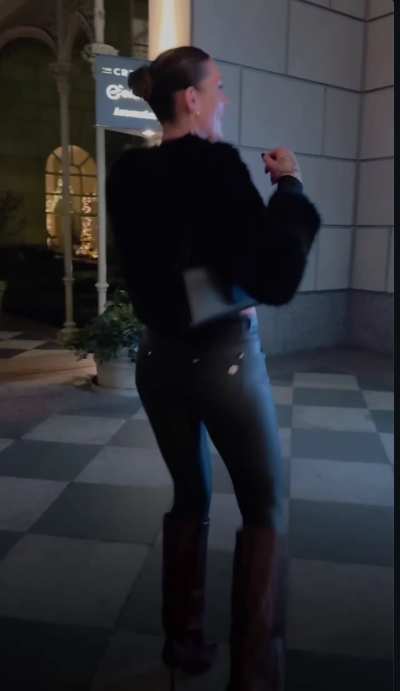 Megan Anderson Ass