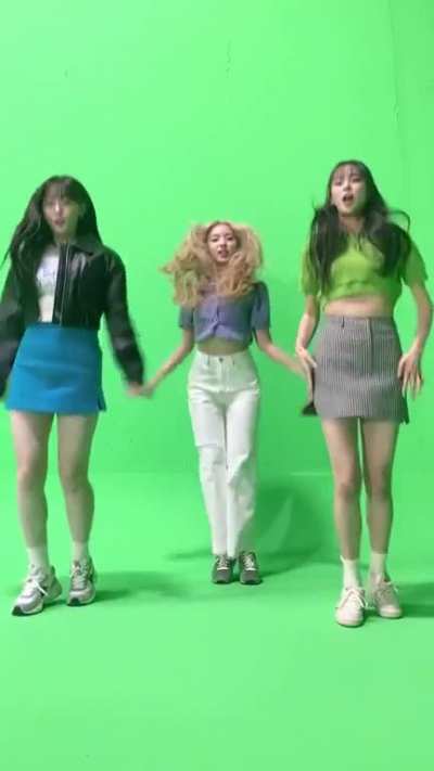 [230315] Yujin, Chaehyun &amp;amp; Yeseo TikTok update: I do! Do you? Challenge🤍 #IdoDoyouchallenge [FLY-BY]