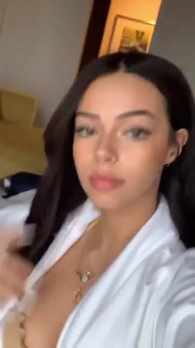 Flaunt it queen