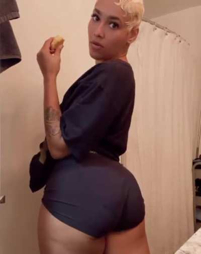 Queen mamas😍🍑