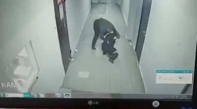 A drunken 44-year-old resident of Obninsk attacked two female police officers right in the police station.