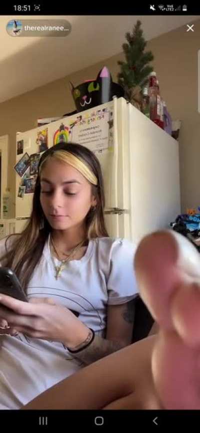 close toes