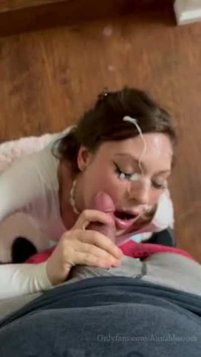 I love a huge facial after sucking cock :)