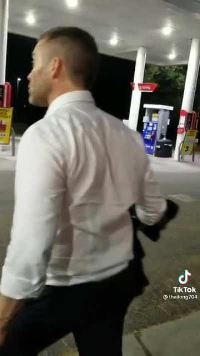 Another Drunk racist Karen (Stella)