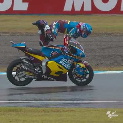 A reminder of what Alex M&aacute;rquez can do in the rain (Motegi 2019 save)