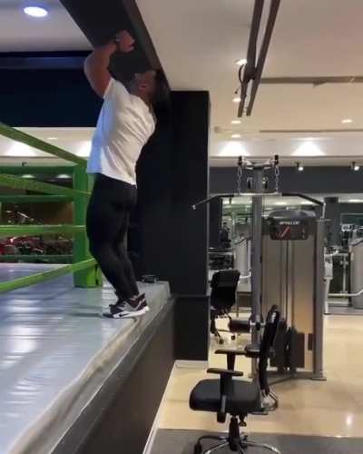 Oh. My. God! I can't believe this guy did this! and fuck slomo!