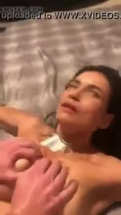 Milf can&rsquo;t resist