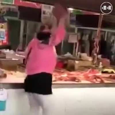 To throw a meat