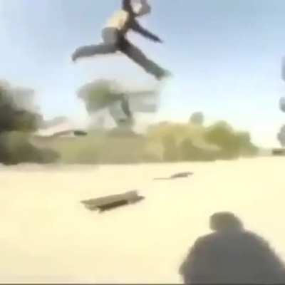 Ayo 😳