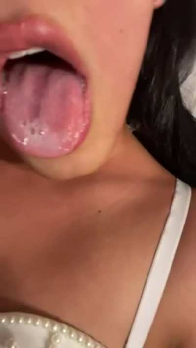 Hot babe &amp; messy self facial